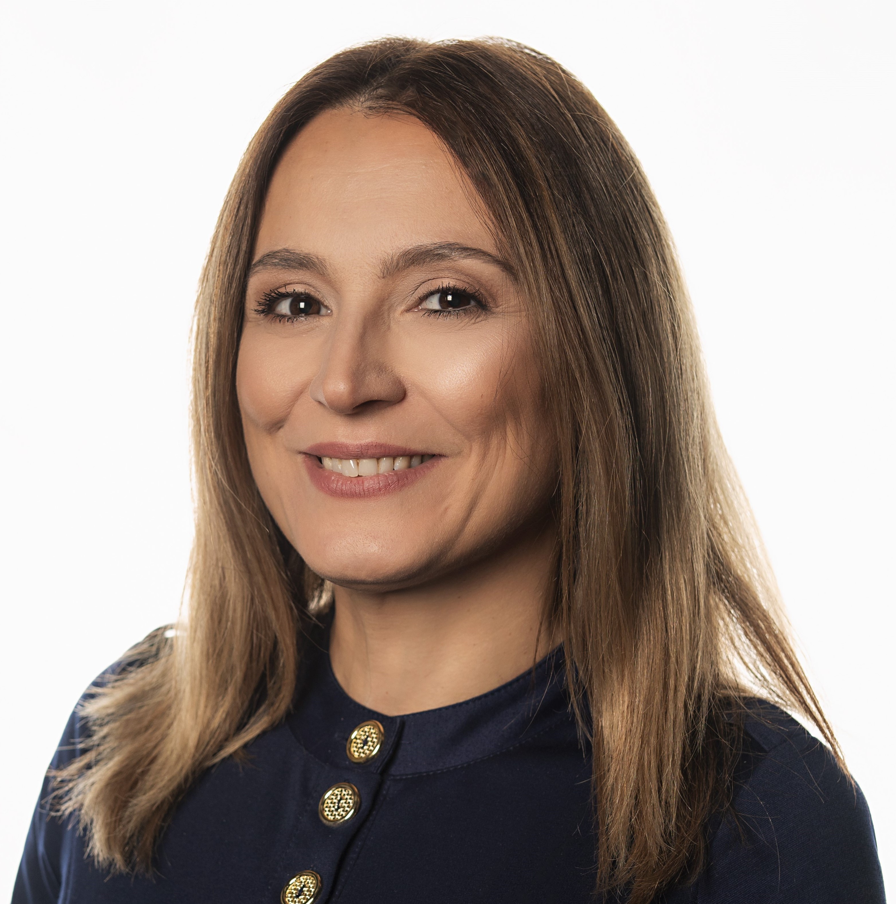 Angajații din România folosesc inteligența artificială masiv în viața personală, dar mai puțin la job