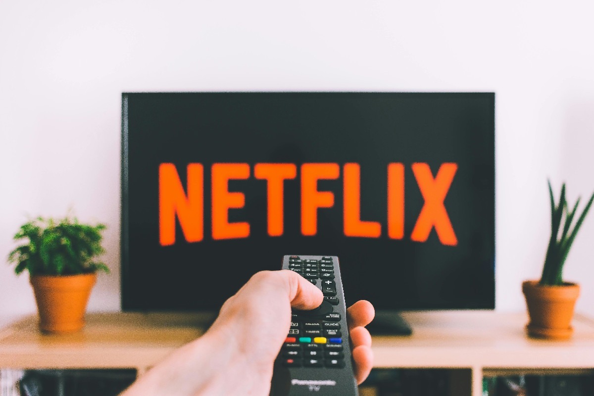 Netflix va reduce forța de muncă cu 1.000 de angajați în urma concurenței intense pe piața de streaming