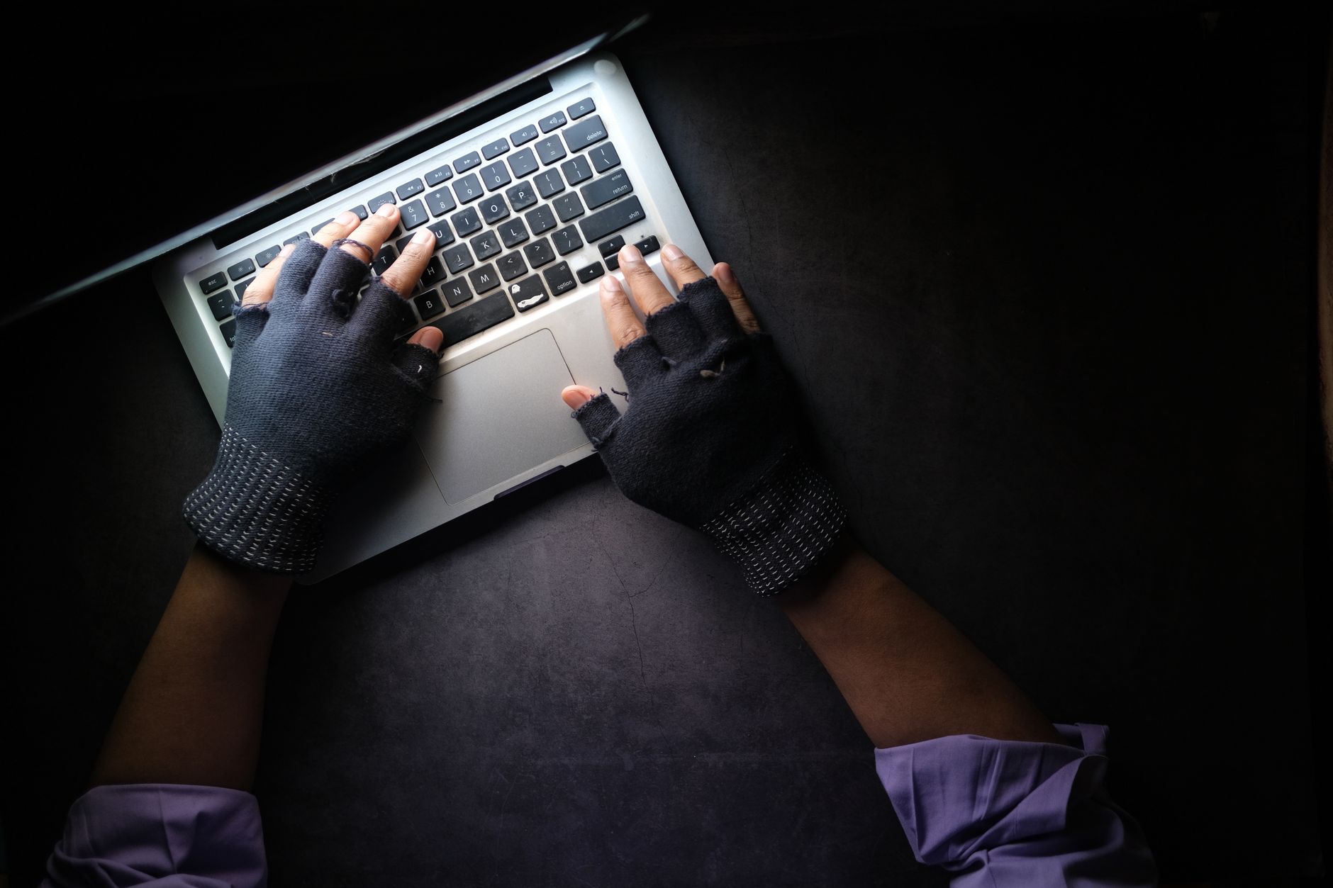 Avertisment de la ANAF: Site-uri false colectează date bancare și CNP-uri prin metode de fraudă