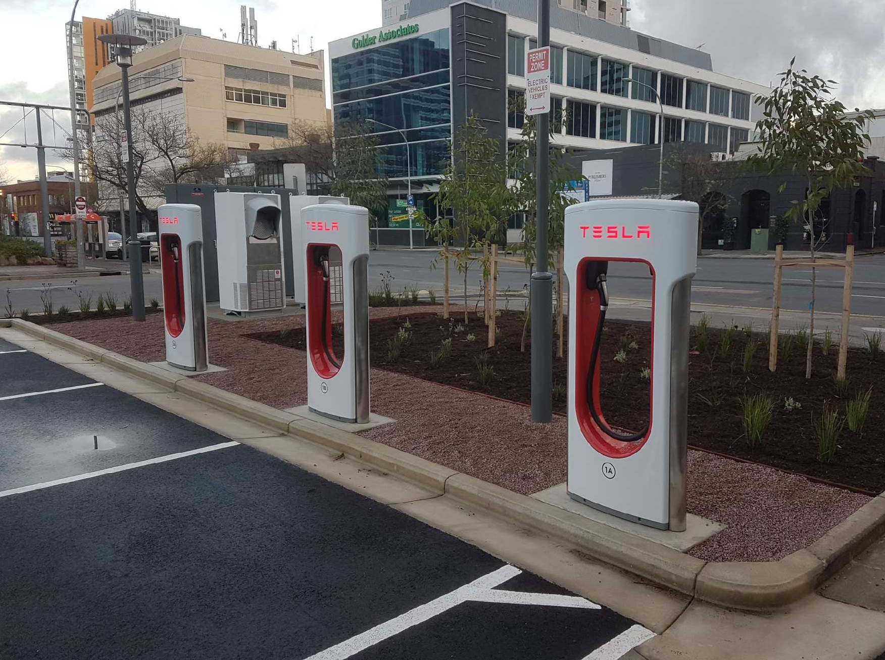 Regiunile UE solicită mașini electrice mai ieftine și sprijin pentru furnizorii auto în tranziția spre 2035
