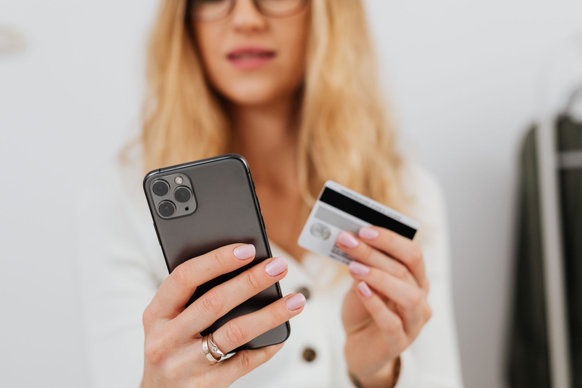 Aircash introduce carduri virtuale Mastercard gratuite pentru plăți online și contactless