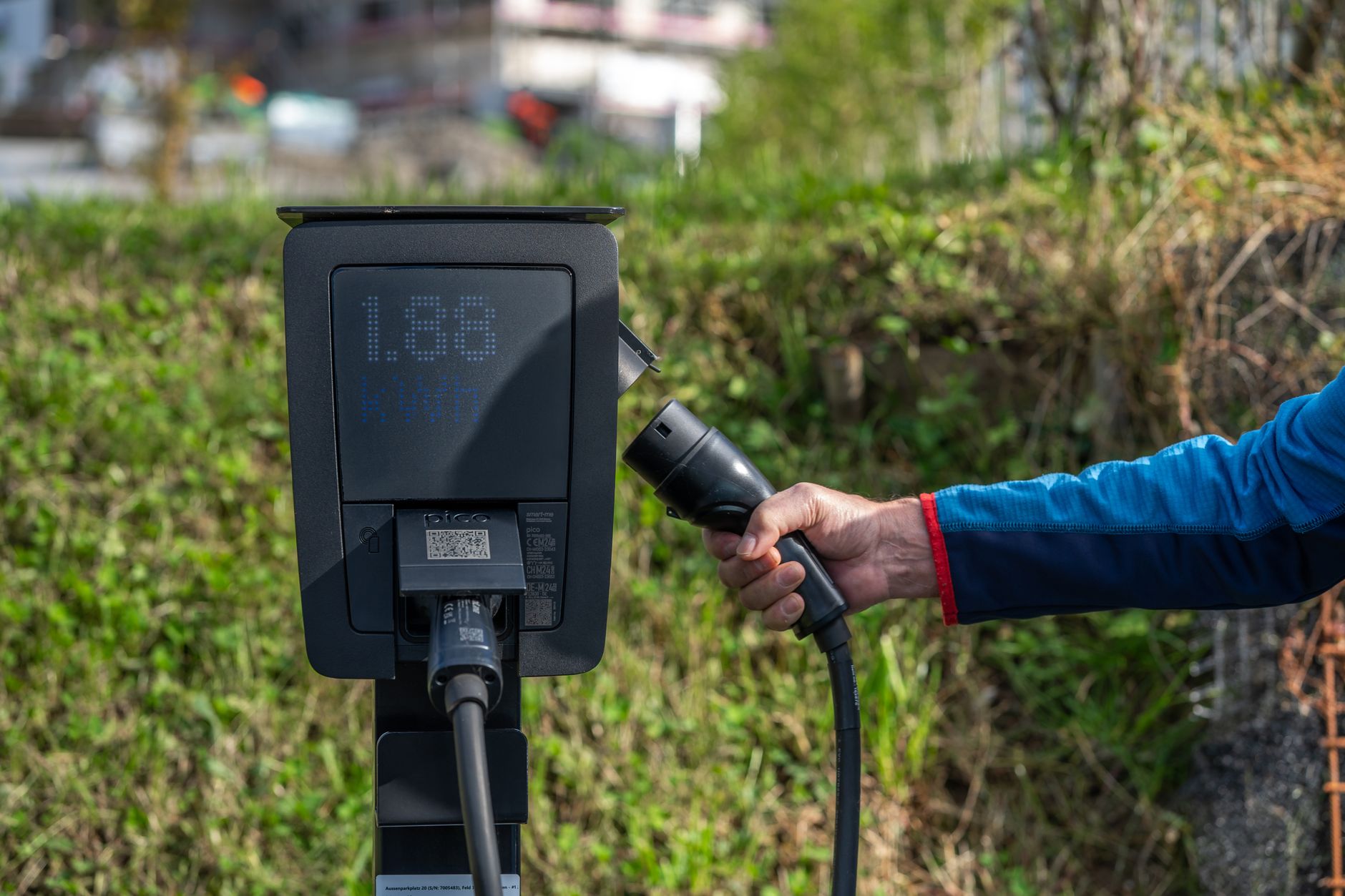 Tesla își extinde rețeaua de încărcare și crește prețurile la energie pentru a finanța proiectele viitorului