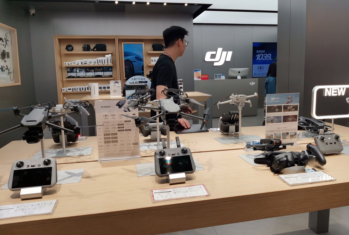 China restricționează exportul de drone și echipamente cu dublă utilizare