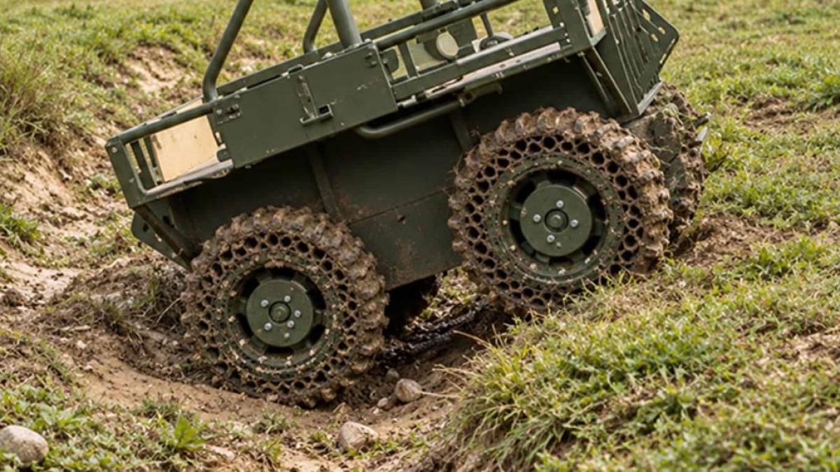 Tehnologie ucraineană: roți fără aer pentru roboți militari, cu autonomie sporită
