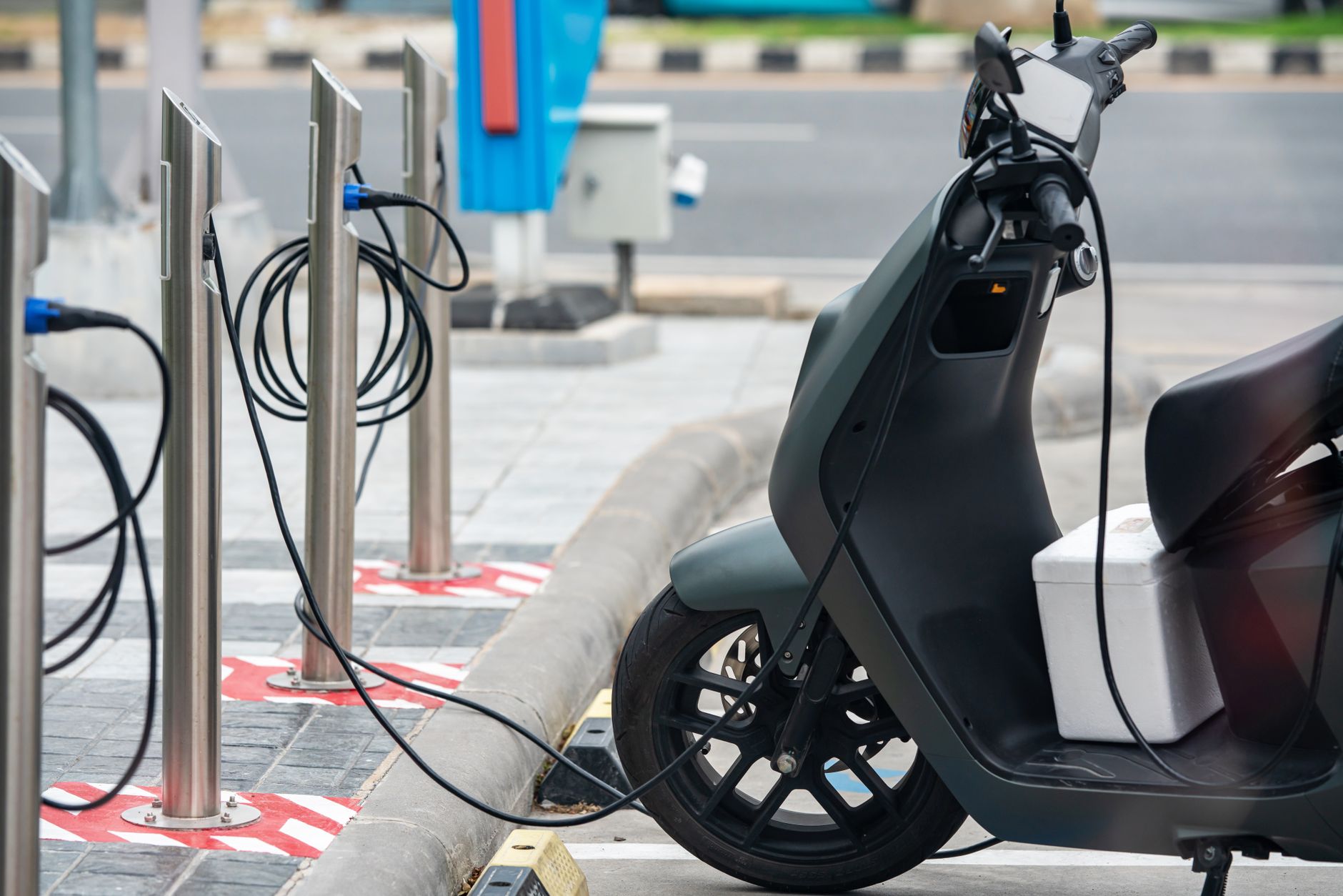 Tesla își extinde infrastructura de încărcare și crește prețurile la energie în SUA