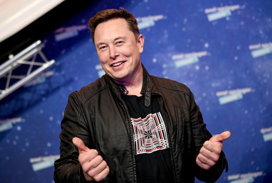 Acțiunile SpaceX au înregistrat o creștere de 10% după anunțul unei posibile fuziuni cu Tesla