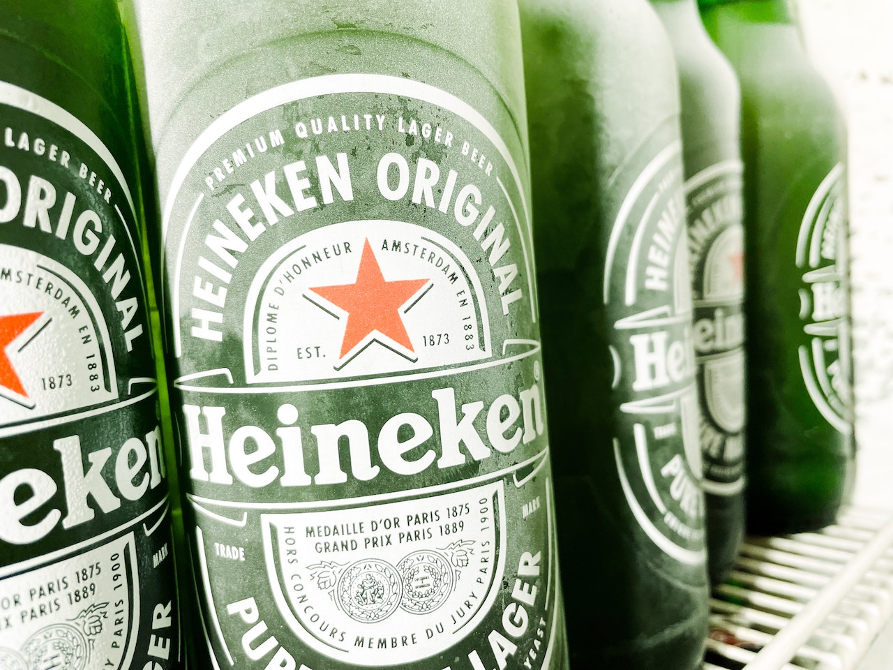 Heineken avertizează operatorii de baruri: medicamentele pentru slăbit pot reduce vânzările de bere