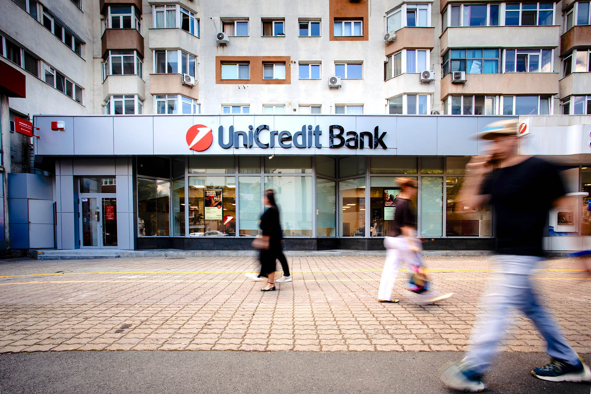 UniCredit Bank introduce proces digital pentru deschiderea conturilor de companie prin aplicația Business Mobile