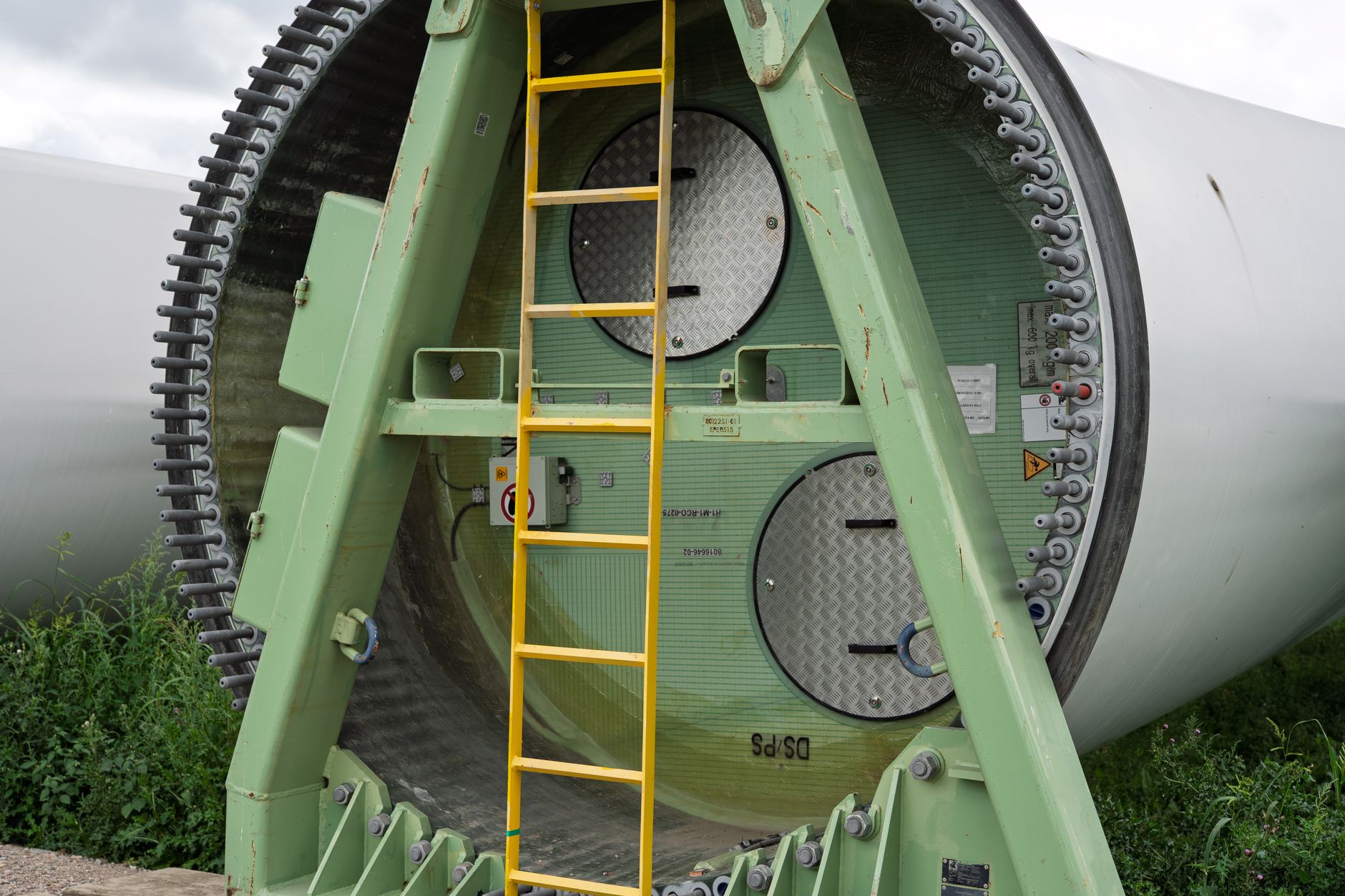 Wind Power Energy construiește o fabrică la Petrila cu un credit de 9 milioane de euro de la UniCredit