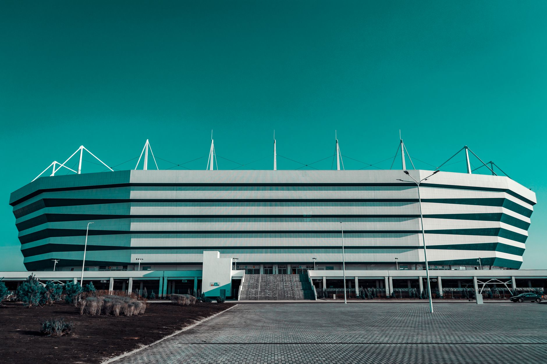 Investiții masive în infrastructura sportivă în contextul scăderii consumului în România