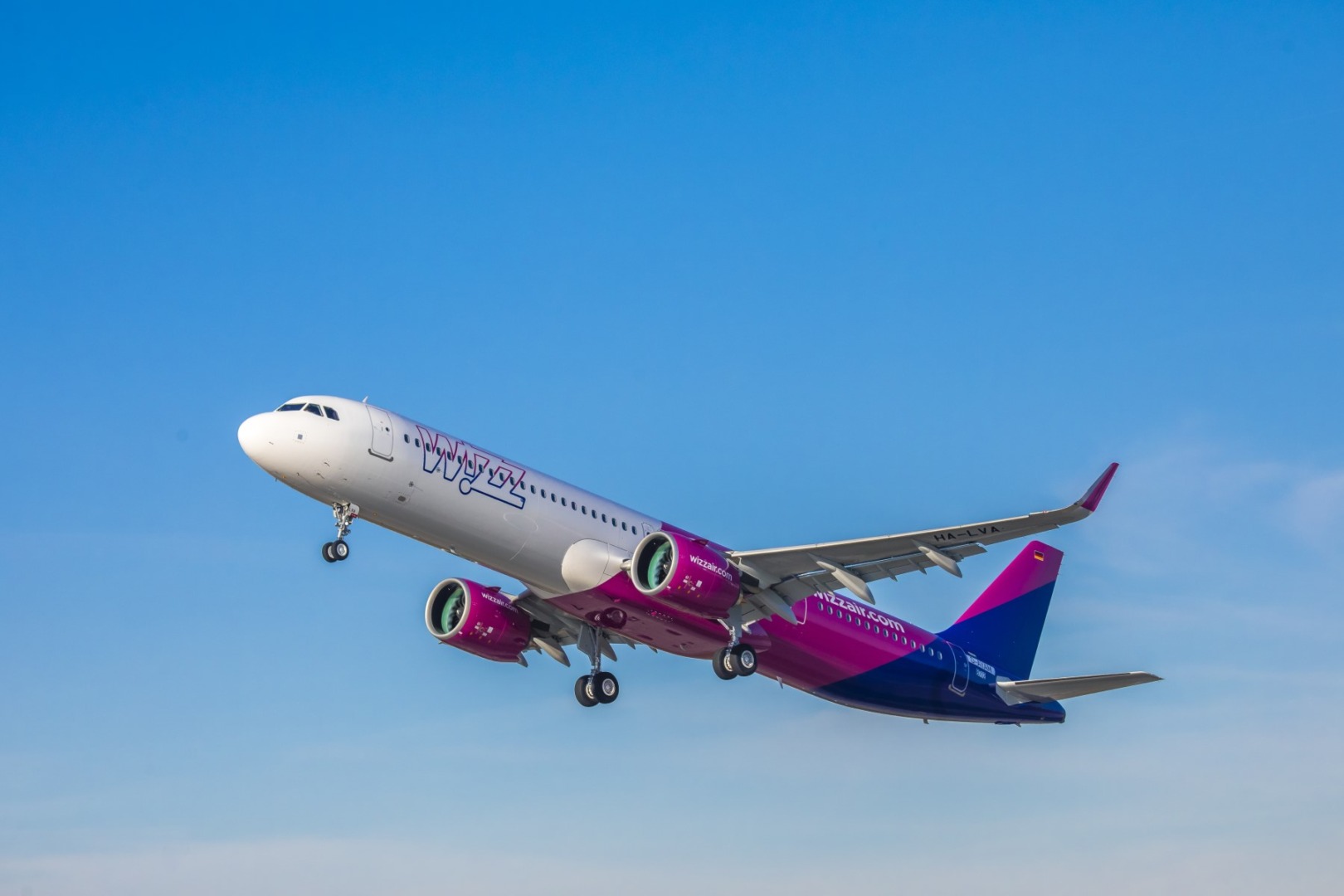 Wizz Air propune plecări voluntare pentru copiloți la baza din Marea Britanie