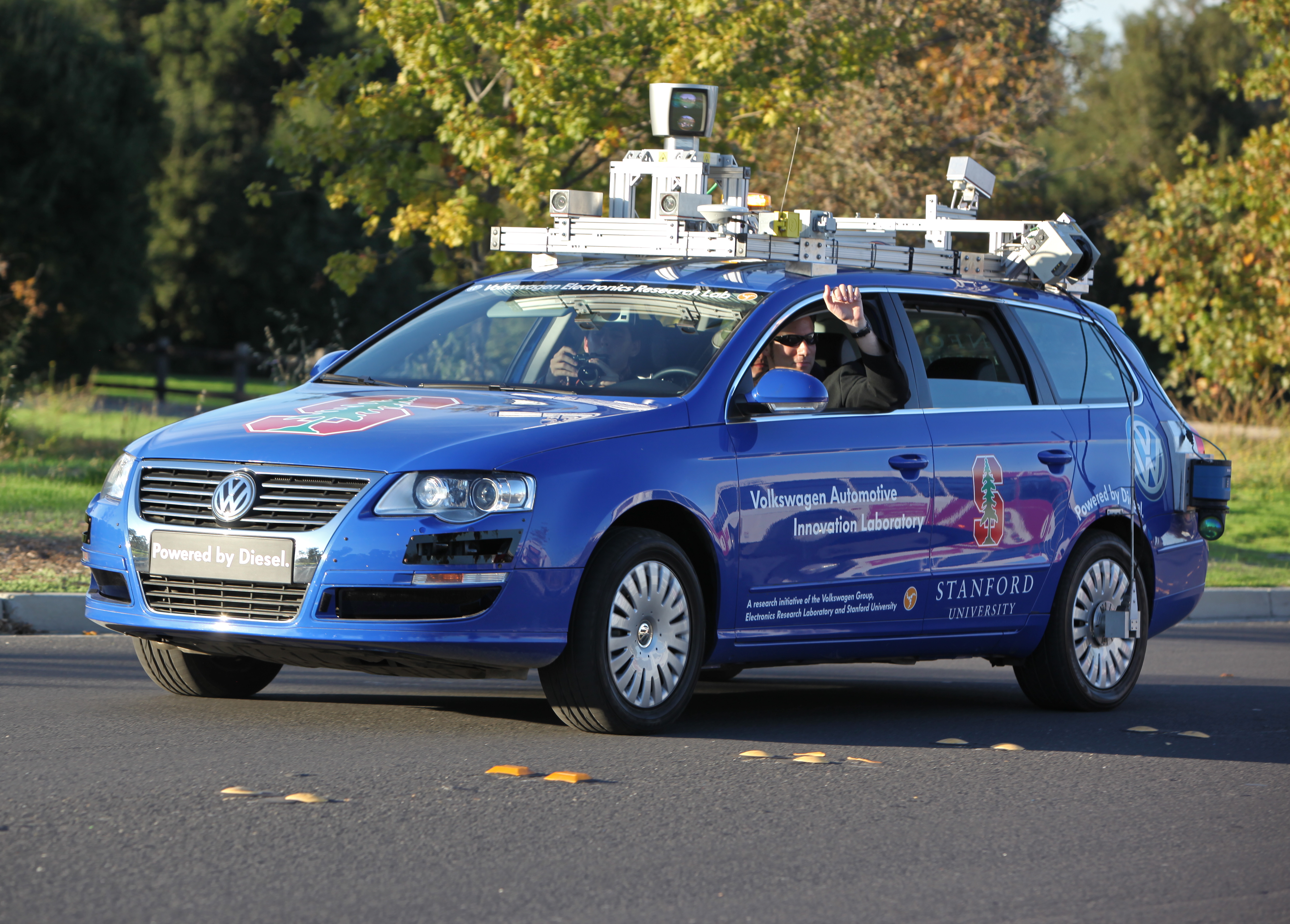 Parteneriat între Wayve, NVIDIA și Stellantis pentru dezvoltarea mașinilor autonome în Europa