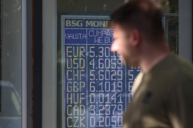 Cursul valutar BNR: Moneda euro scade la 5,3467 lei, în timp ce dolarul este cotat la 4,7745 lei