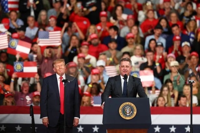 Controverse în Germania după apariția șefului Audi alături de Donald Trump la un miting electoral