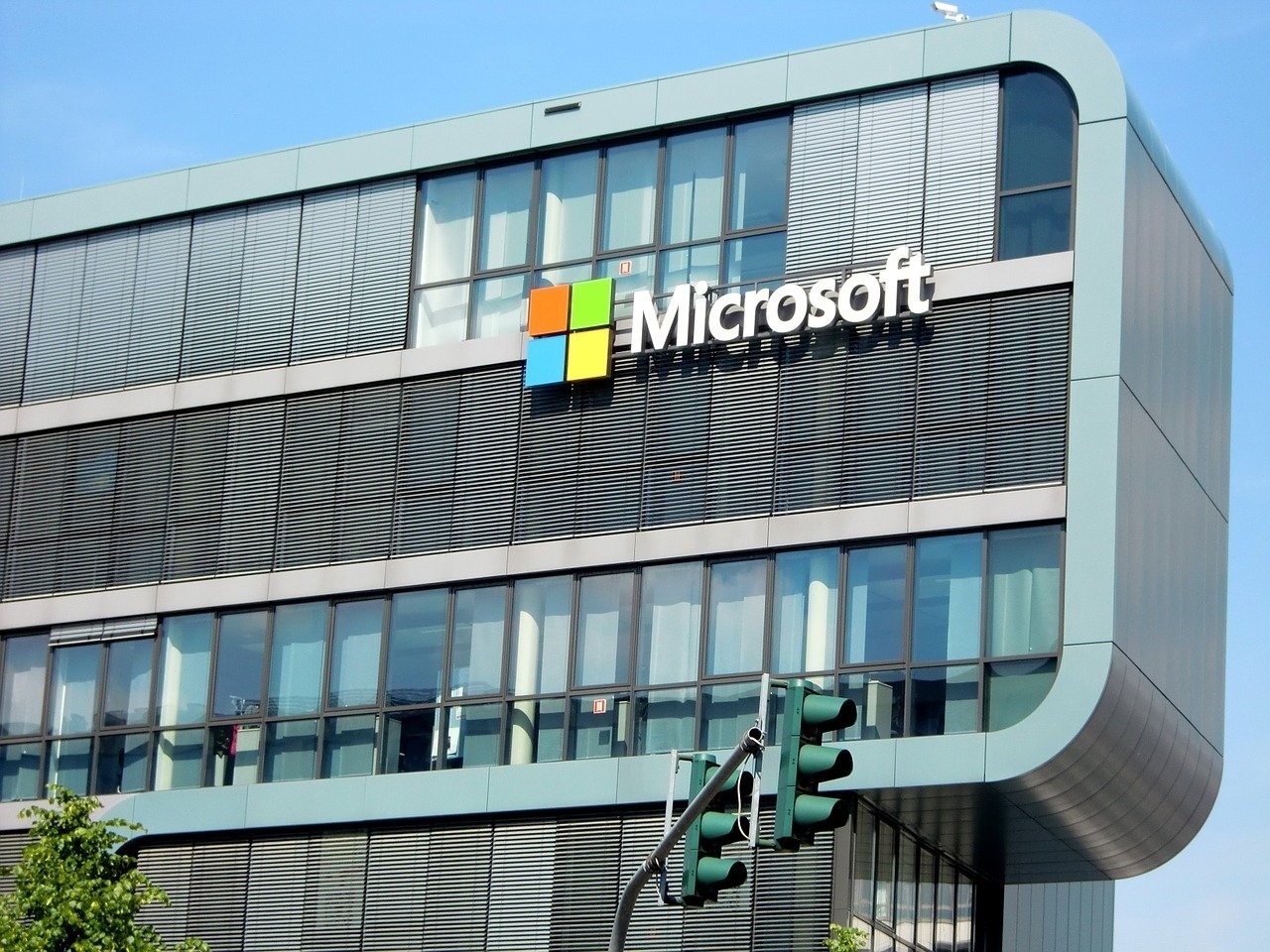 Microsoft lansează un program masiv de plecări voluntare pentru a finanța investițiile în AI