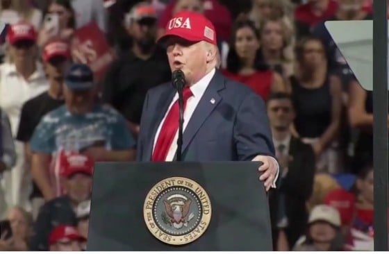Donald Trump propune înlocuirea termenului de inteligență artificială cu superinteligență în documentele oficiale