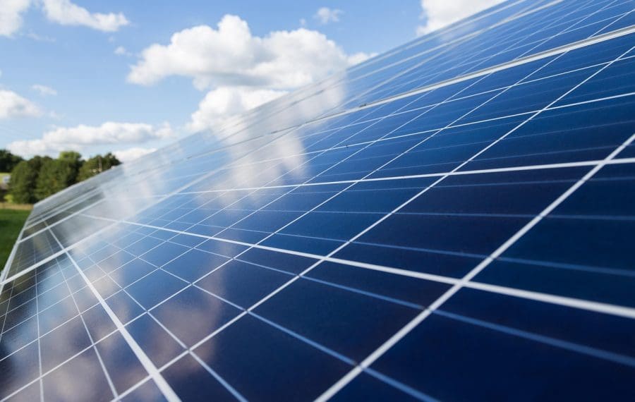Investitorii din Turcia planifichează proiecte de energie solară și stocare în baterii în România