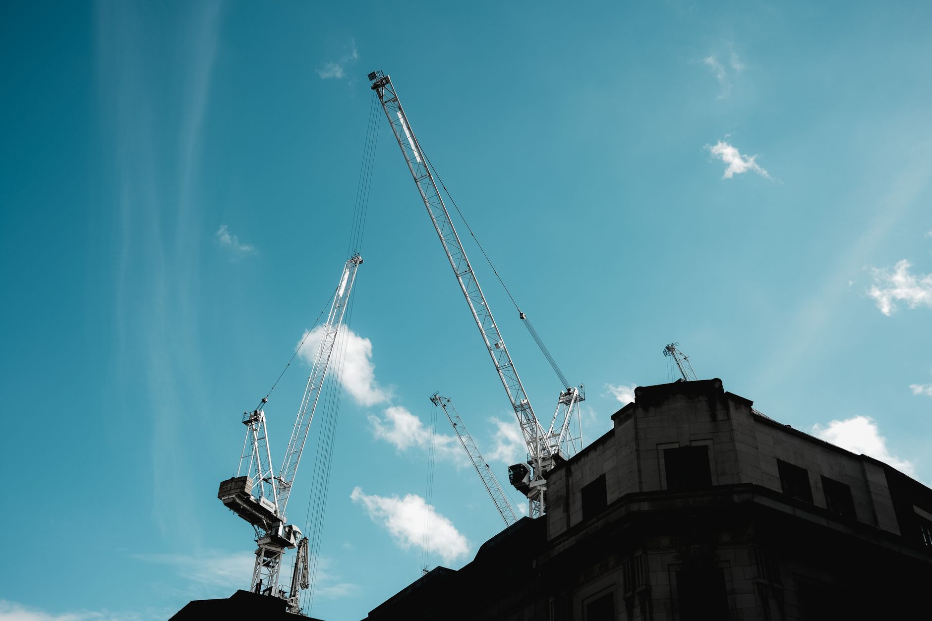 Impredictibilitatea costurilor amenință sectorul construcțiilor în 2027, avertizează Depozit Virtual