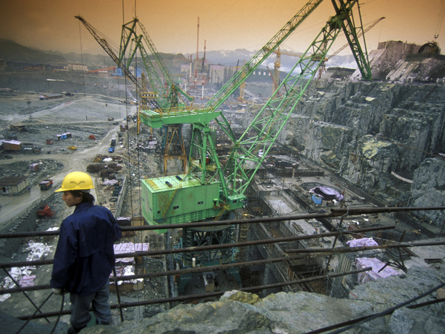 Rio Tinto propune majorarea pachetului salarial al CEO-ului Simon Trott cu 56%