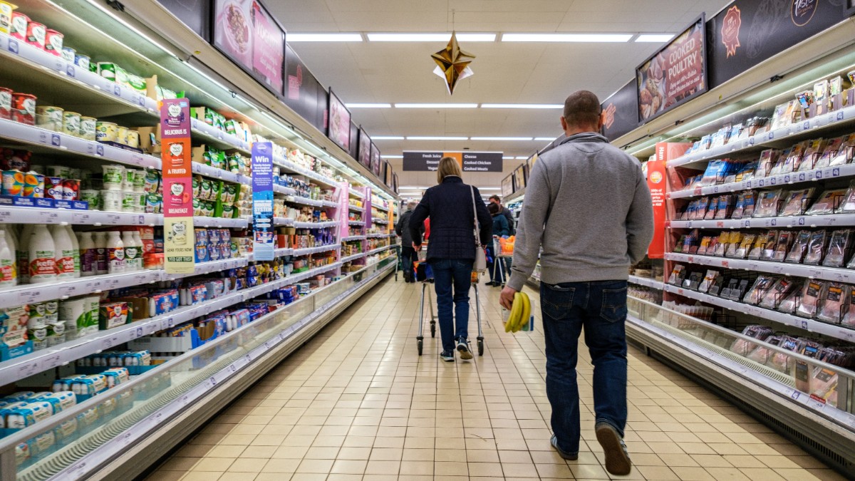 Noul val de scumpiri din România: Alimentele și serviciile vor fi primele afectate de creșterea prețurilor