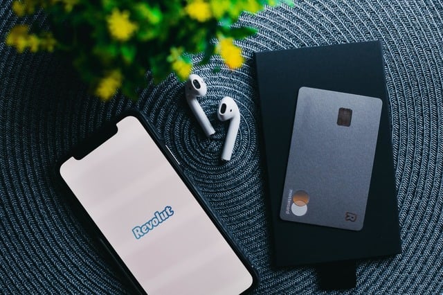 Probleme tehnice la Revolut: utilizatorii au întâmpinat dificultăți la autentificarea în aplicație