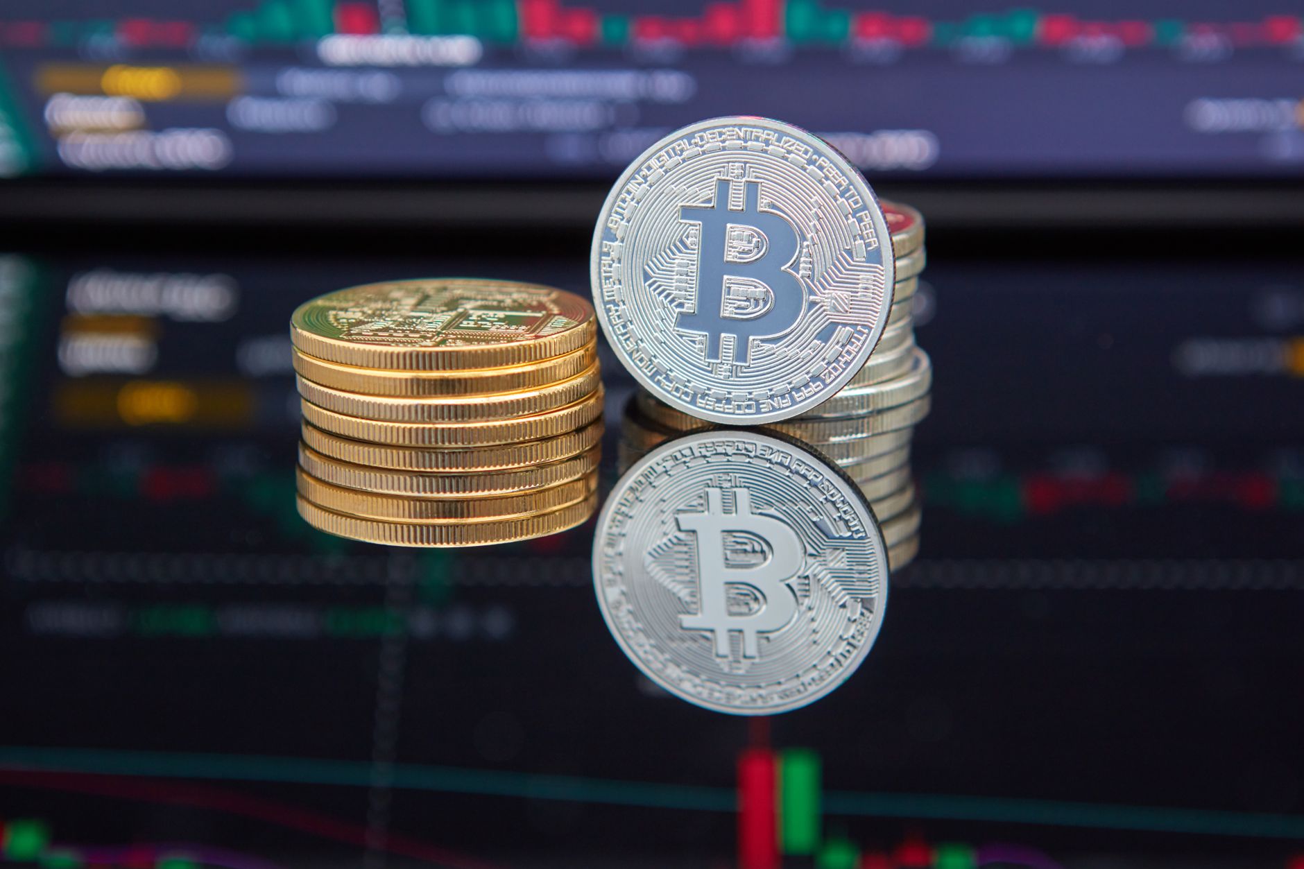 Bitcoin ar putea depăși randamentele acțiunilor și aurului, estimează J.P. Morgan, dar cu riscuri majore