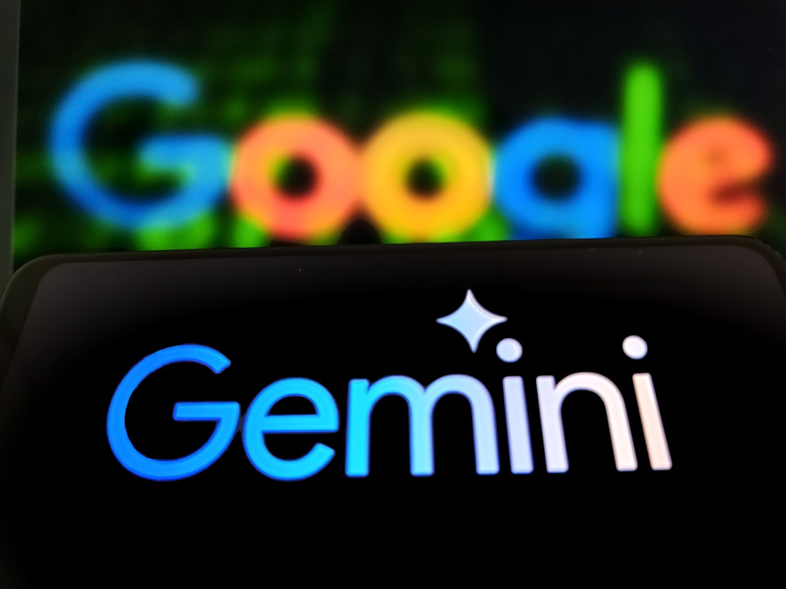 Google lansează Gemini 4 Carbon, un model AI specializat în securitate cibernetică și remedierea codului