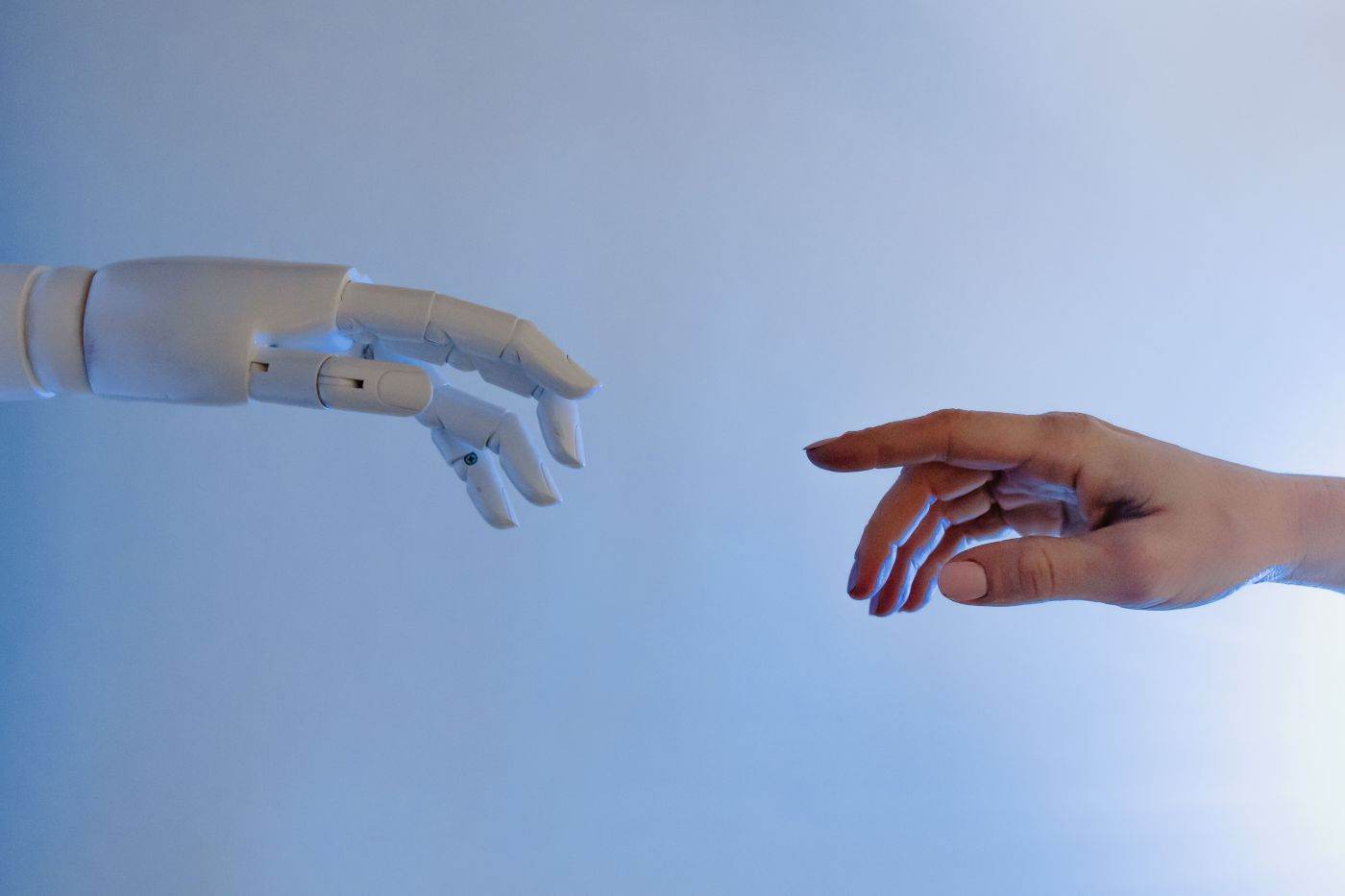 Microsoft depășește estimările pentru Azure, pe fondul cererii de inteligență artificială