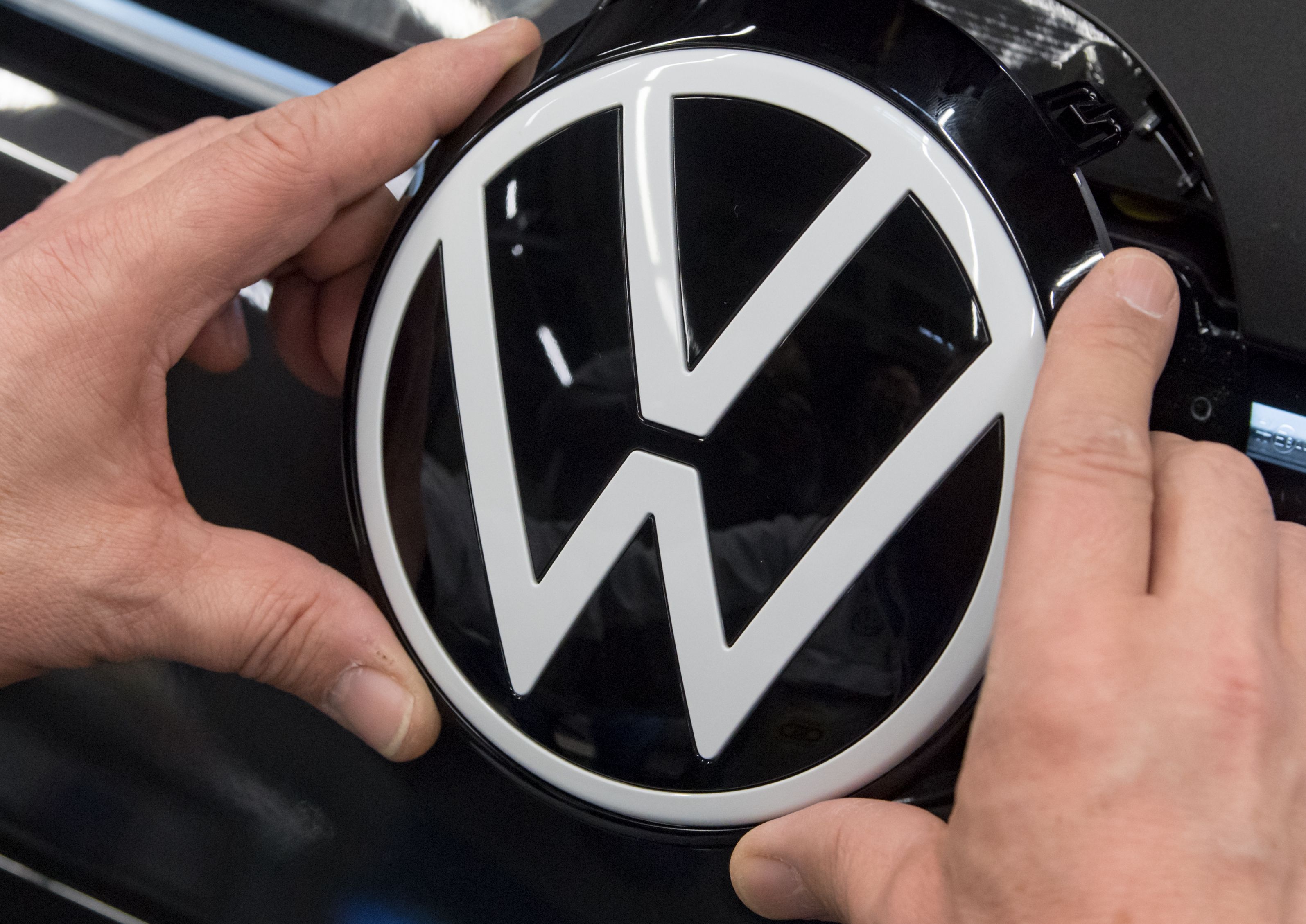 Volkswagen reduce previziunile de profit după criza de pe piața din China și planurile de restructurare