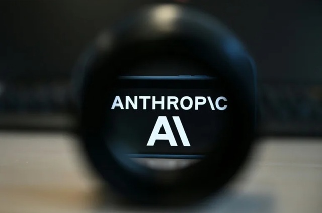 Anthropic avertizează investitorii: Inteligența artificială poate genera riscuri existențiale pentru umanitate