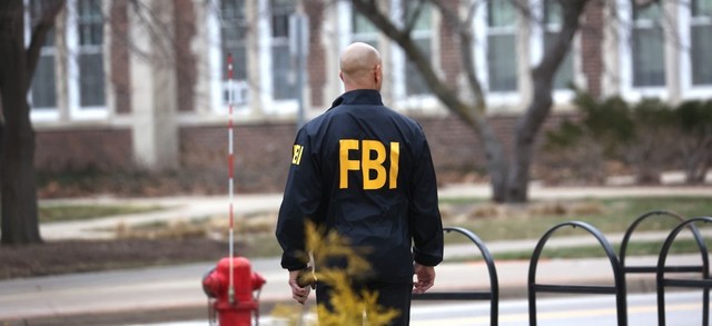 Arestat în Amsterdam un suspect implicat în atacul cibernetic asupra FBI asupra a 38.000 de agenți