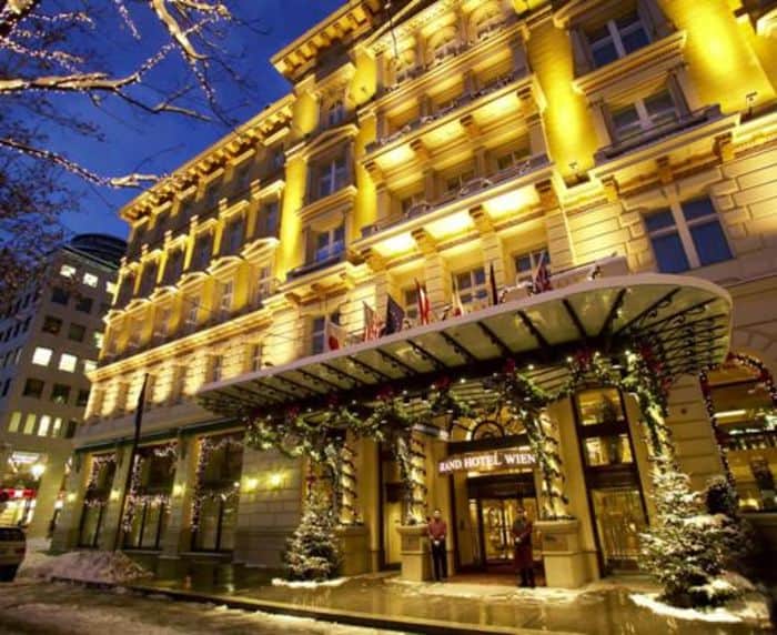 Industria hotelieră din România cere un sistem digital unic pentru raportarea fluxurilor turistice