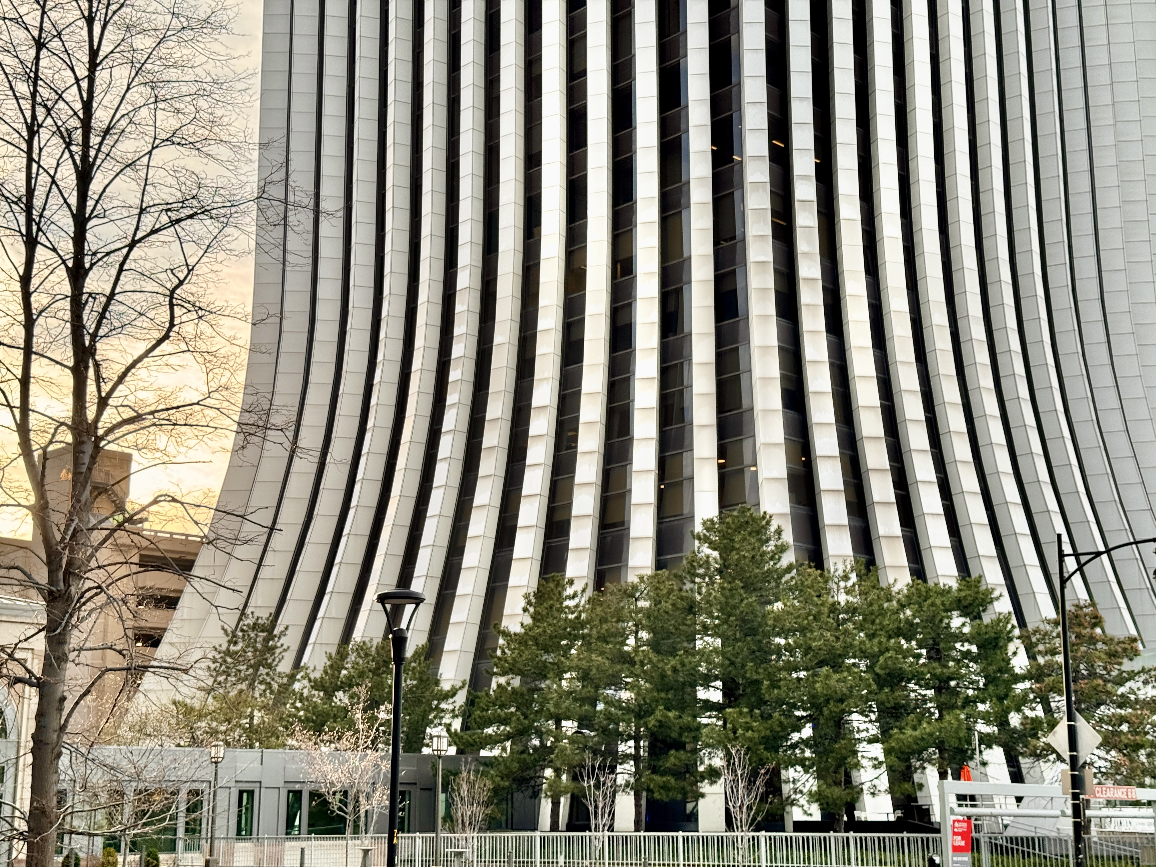 Exim Banca Românească va contesta în instanță sancțiunile impuse de Consiliul Concurenței