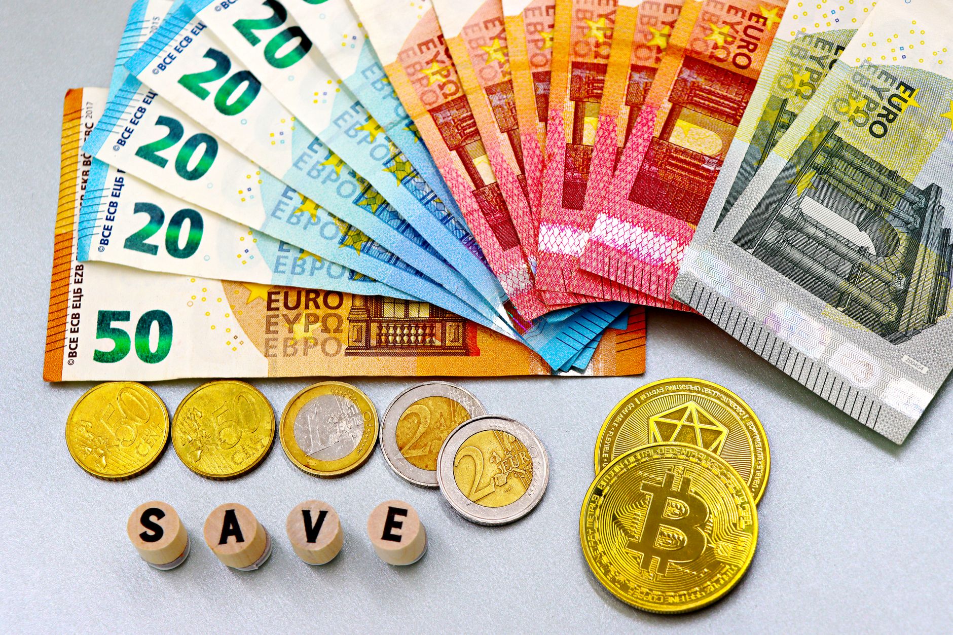 Rezervele valutare ale României au scăzut cu aproape 5 miliarde de euro în luna august 2026