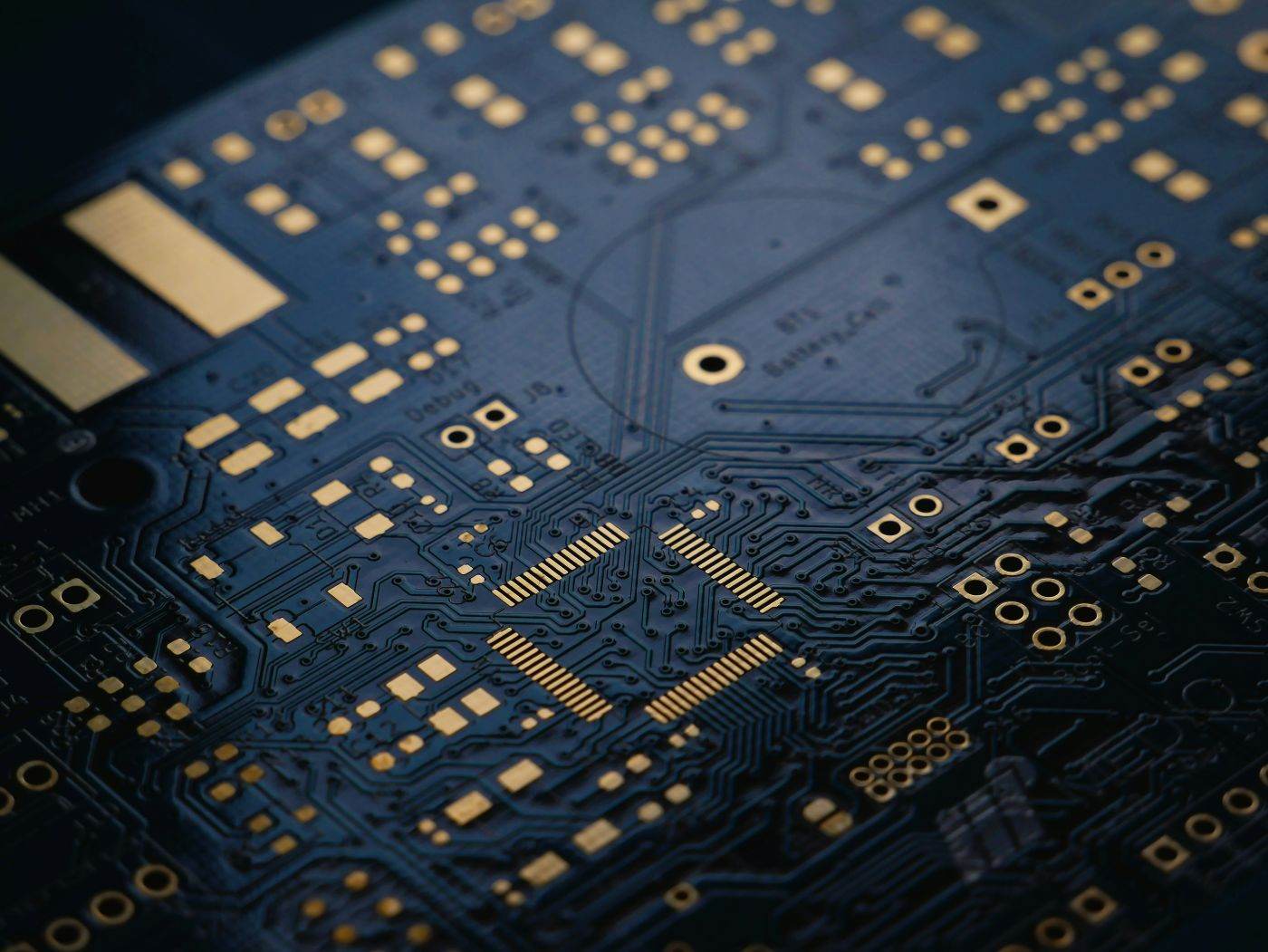 Alphabet testează cipuri de inteligență artificială pe orbită cu ajutorul SpaceX