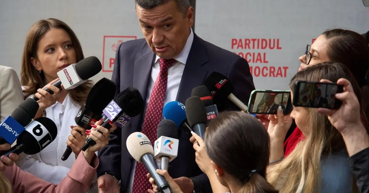Riscul de retrogradare a ratingului României crește din cauza impasului politic și a presiunilor fiscale