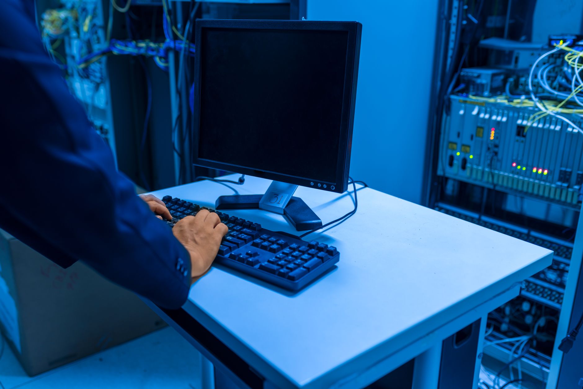 OpenAI a concediat trei cercetători după încălcarea procedurilor privind gestionarea datelor sensibile