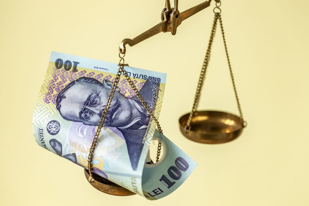 S&P menține ratingul României în categoria de investiții, dar avertizează asupra riscurilor politice