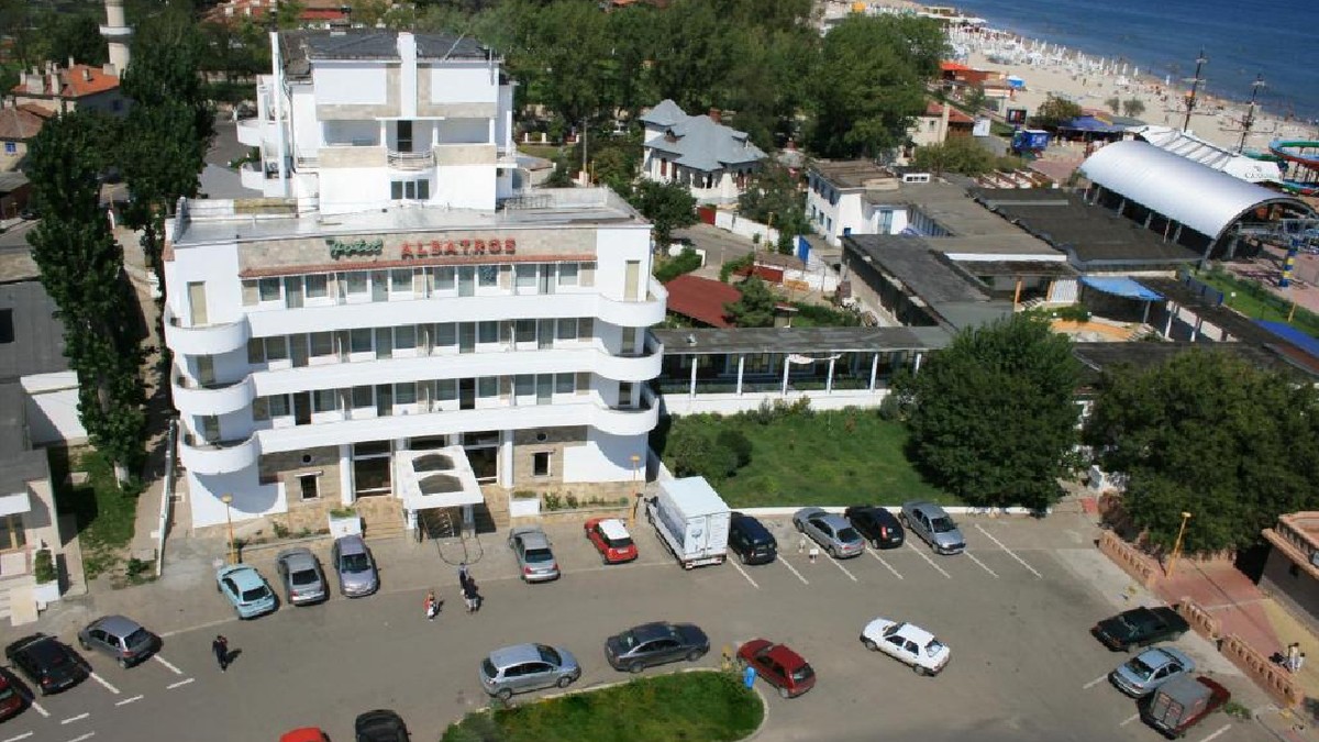 Hotelul Albatros din Mamaia este scos la vânzare pentru 2,2 milioane de euro