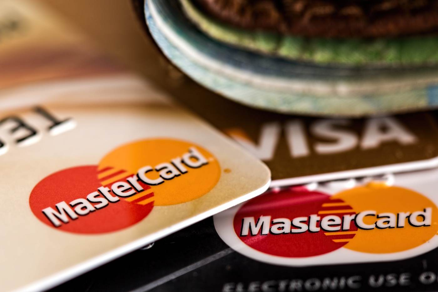 Mastercard ocupă locuri de top în clasamentele TIME și Fortune pentru performanța în AI și sustenabilitate