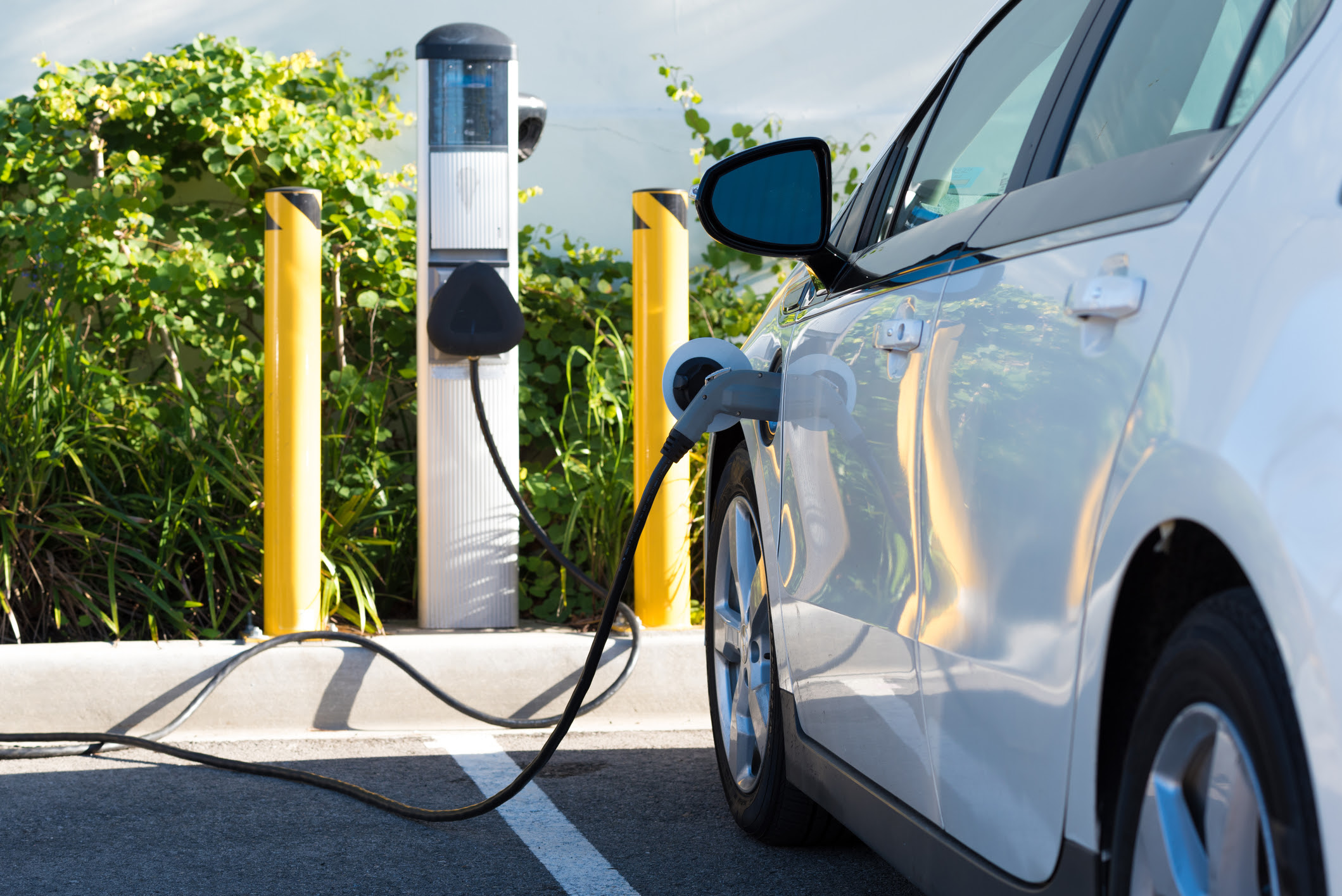 Vânzările de mașini electrice în UE au atins un nivel record de 1,64 milioane de unități