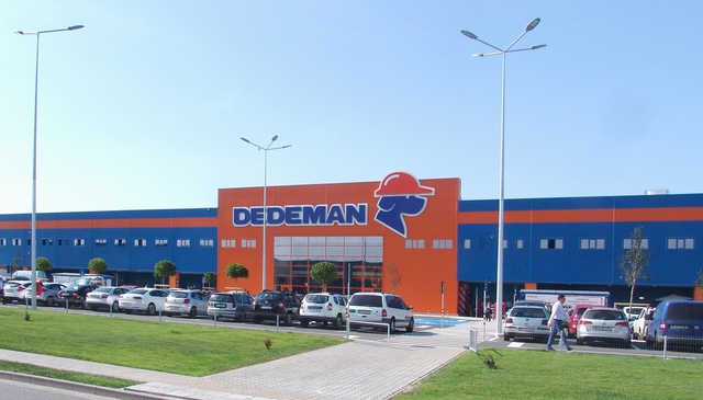 Dedeman acționează statul în judecată pentru despăgubiri infime la un teren expropriat în Iași