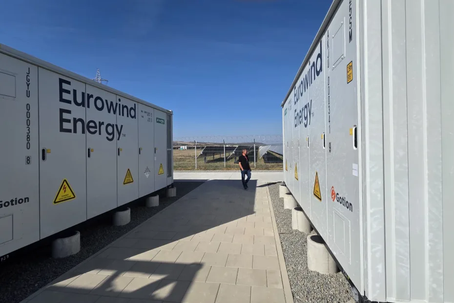 Eurowind Energy pune în funcțiune un sistem de stocare cu baterii de 60 MW la Teiuș
