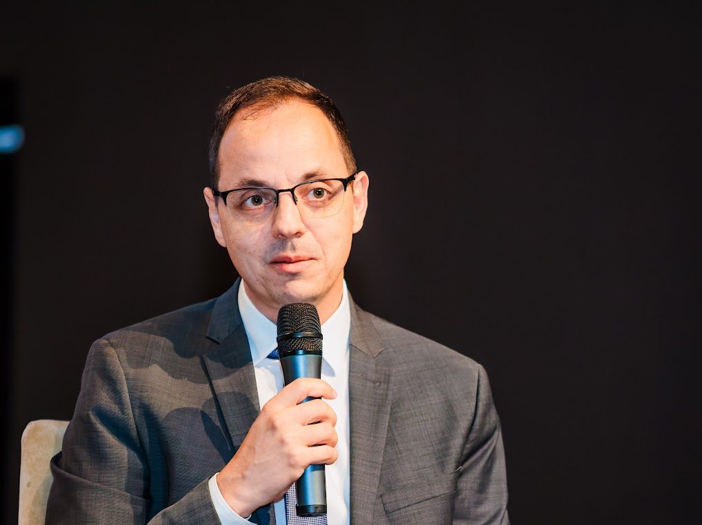 De ce este energia scumpă în România? Deficitul de ofertă și problemele de interconectare afectează prețurile