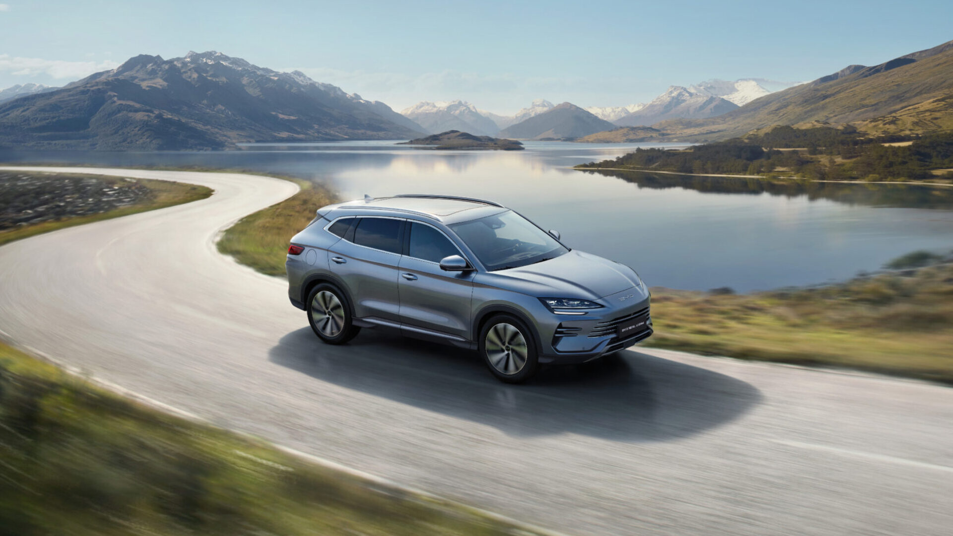 BYD urcă pe locul patru pe piața auto din România, în timp ce Dacia își pierde din teren