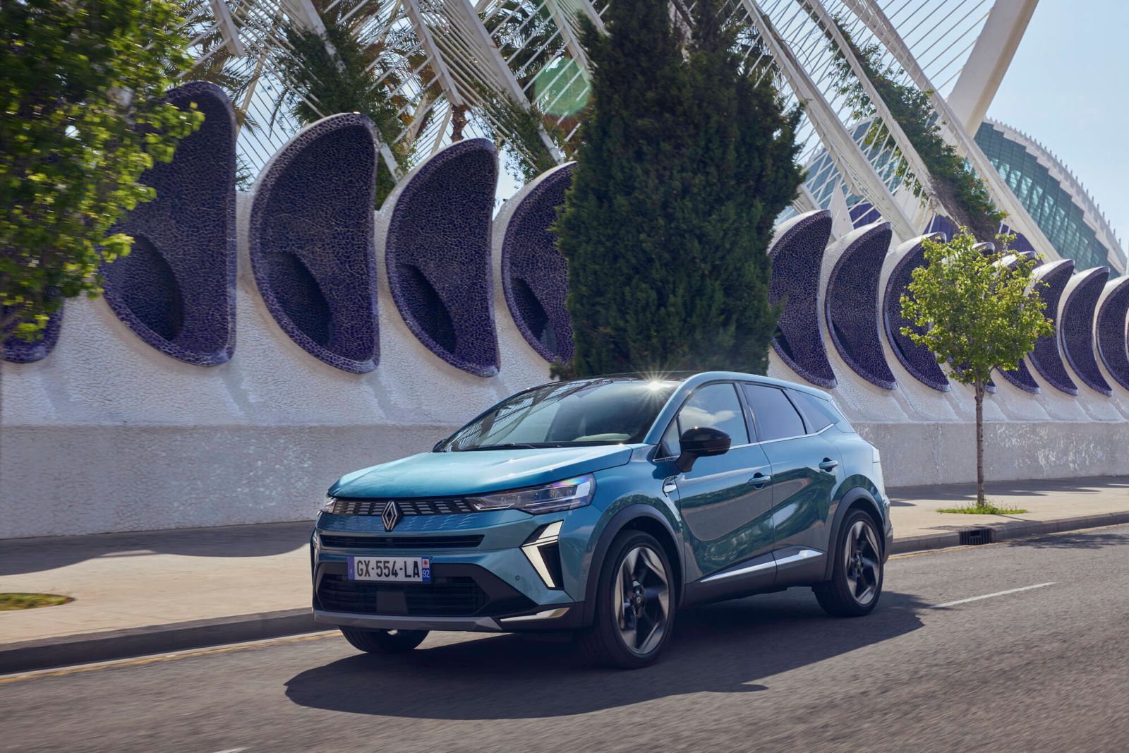 Renault Symbioz E-Tech: un SUV hibrid axat pe eficiență, dar cu provocări la capitolul preț și siguranță