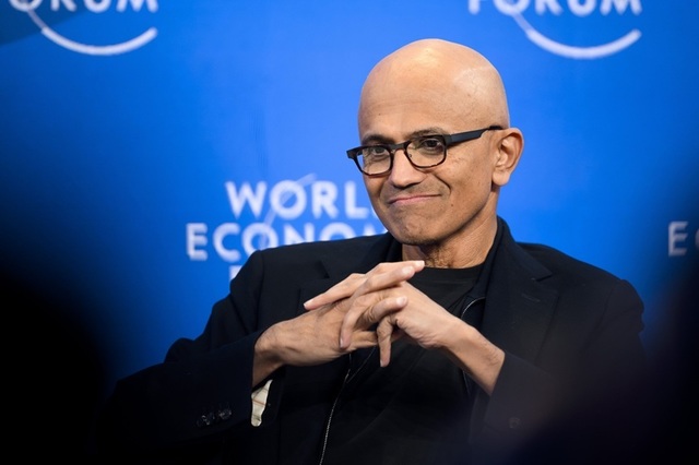 Satya Nadella propune implementarea unei „frâne de urgență” pentru sistemele de inteligență artificială