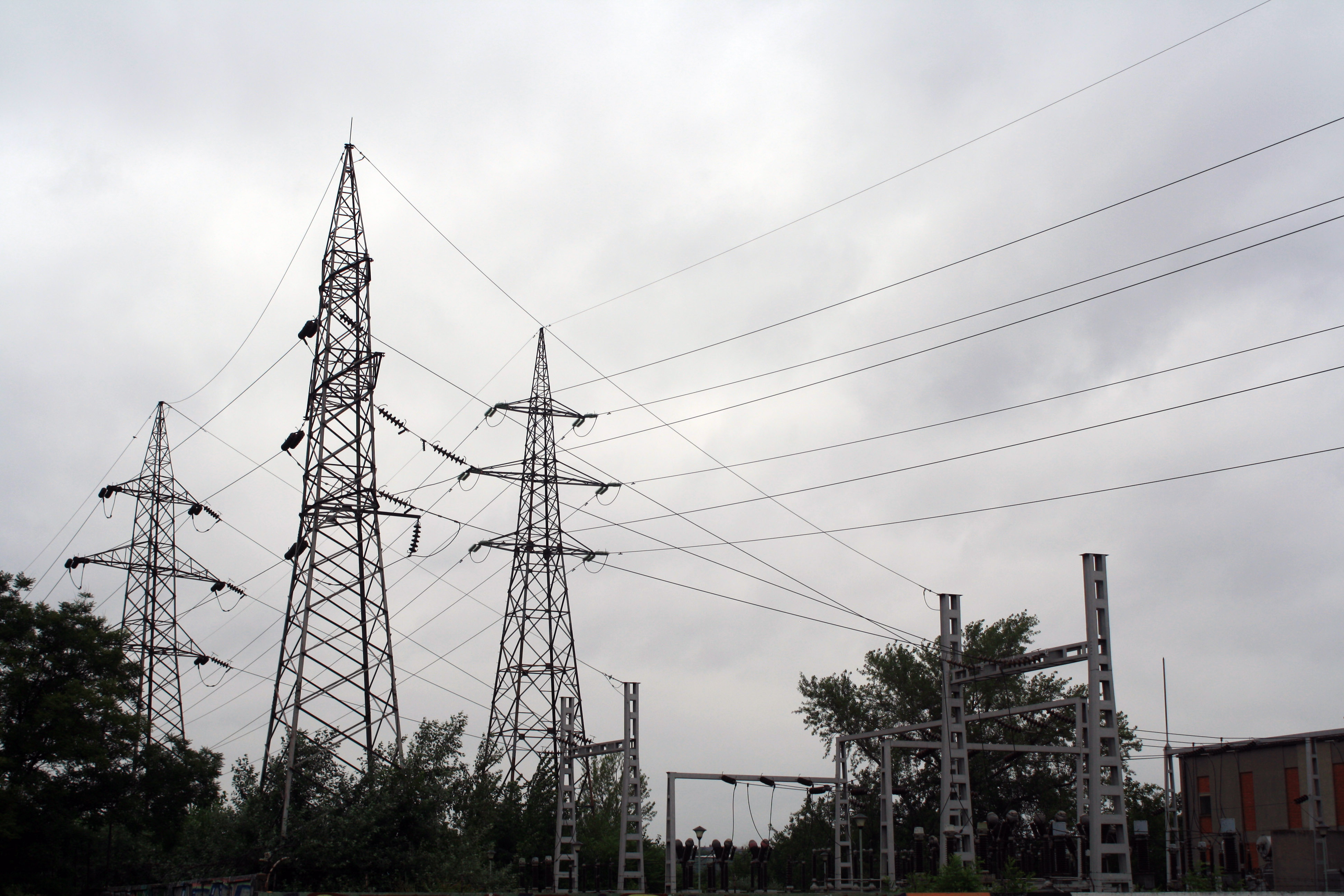 Paradoxul energetic din România: de ce prețul energiei scumpe afectează consumatorii, chiar și când producția este ieftină