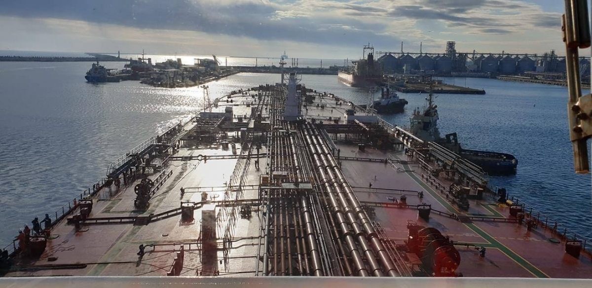 Blocaj major pe Dunăre: peste 100 de barje și 30 de nave sunt imobilizate spre Portul Constanța