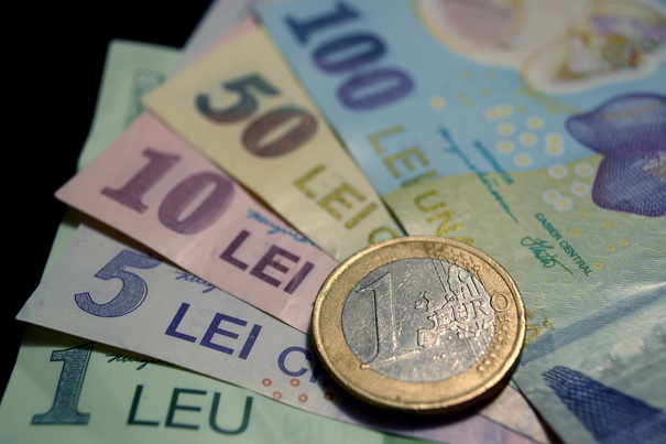 Presiunea pe cursul valutar a redus lichiditatea interbancară la minimul anului și a ridicat dobânzile ROBOR